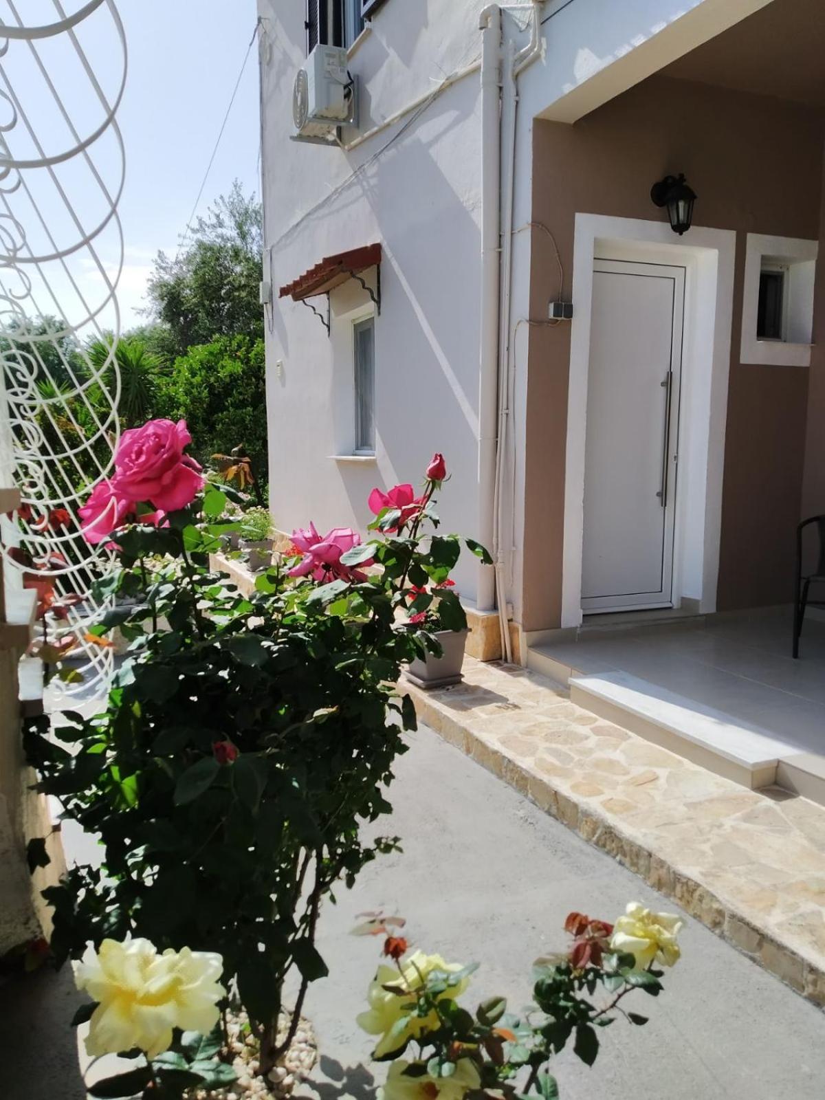 Trousas Apartments Rodas Exterior foto